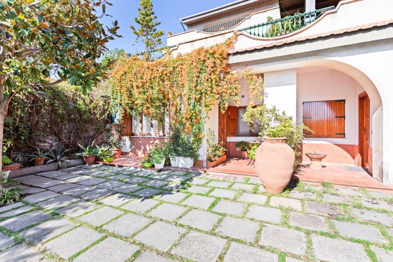 Luminoso Nuovalucello Apart- Giardino e Parcheggio privato Aeroporto di Catania Fontana Rossa Esterno foto